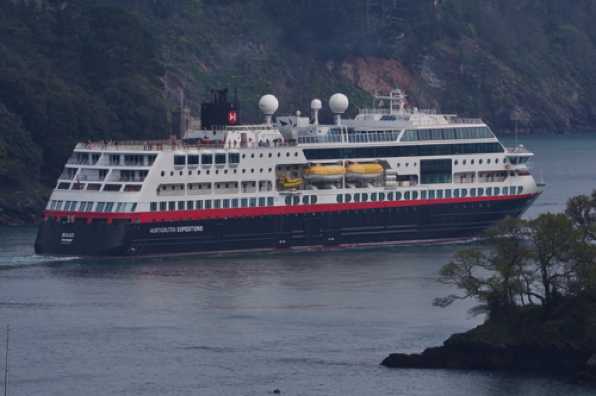 23 April 2022 - 15-08-54

----------------
Cruise ship Maud departs Dartmouth